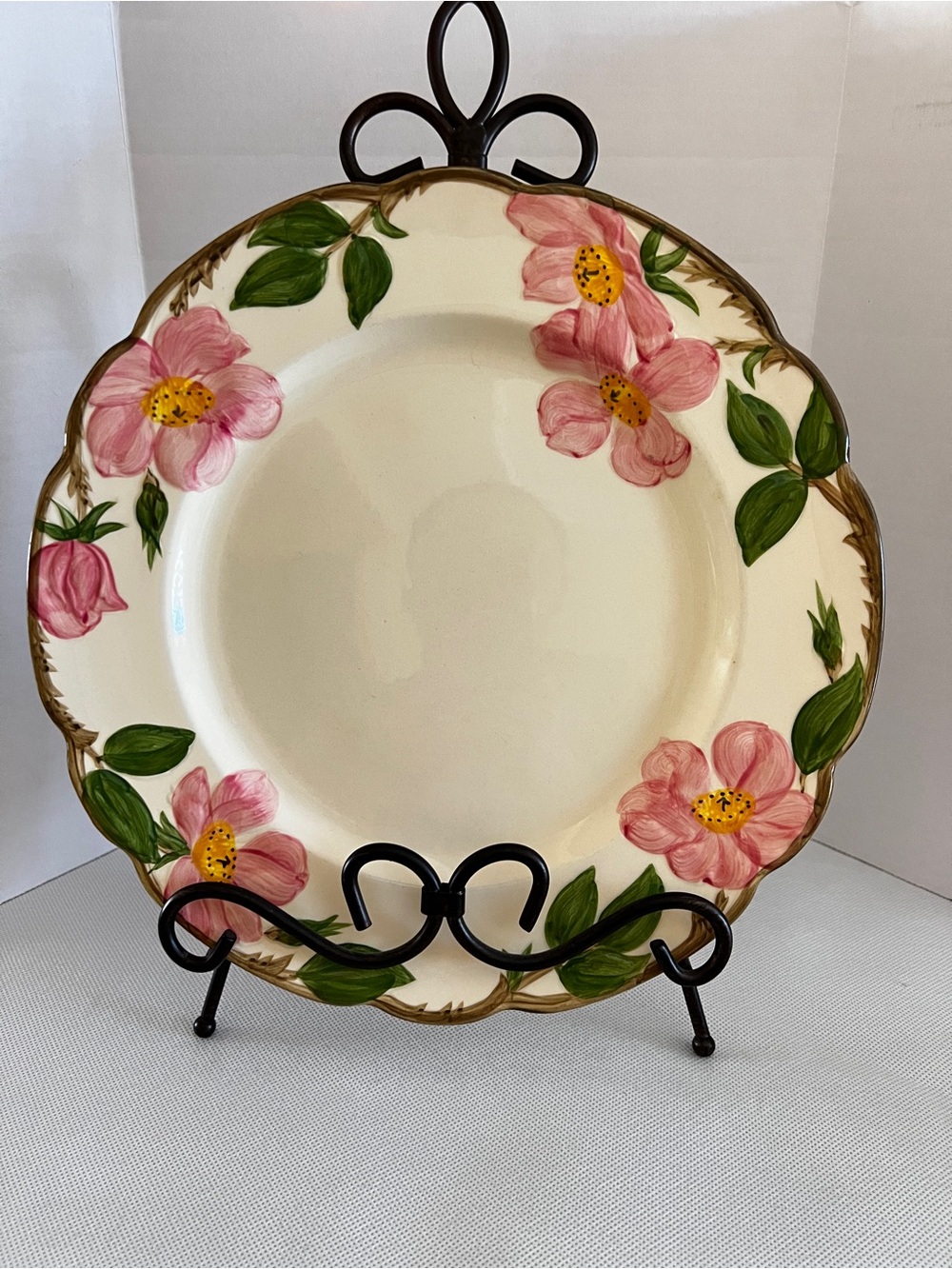 Franciscan Earthenware Pink Floral Dinner Plate Sz 10.5”